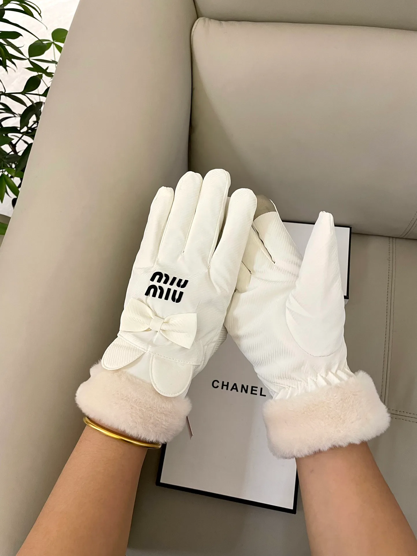 Перчатки Miu Miu 262321