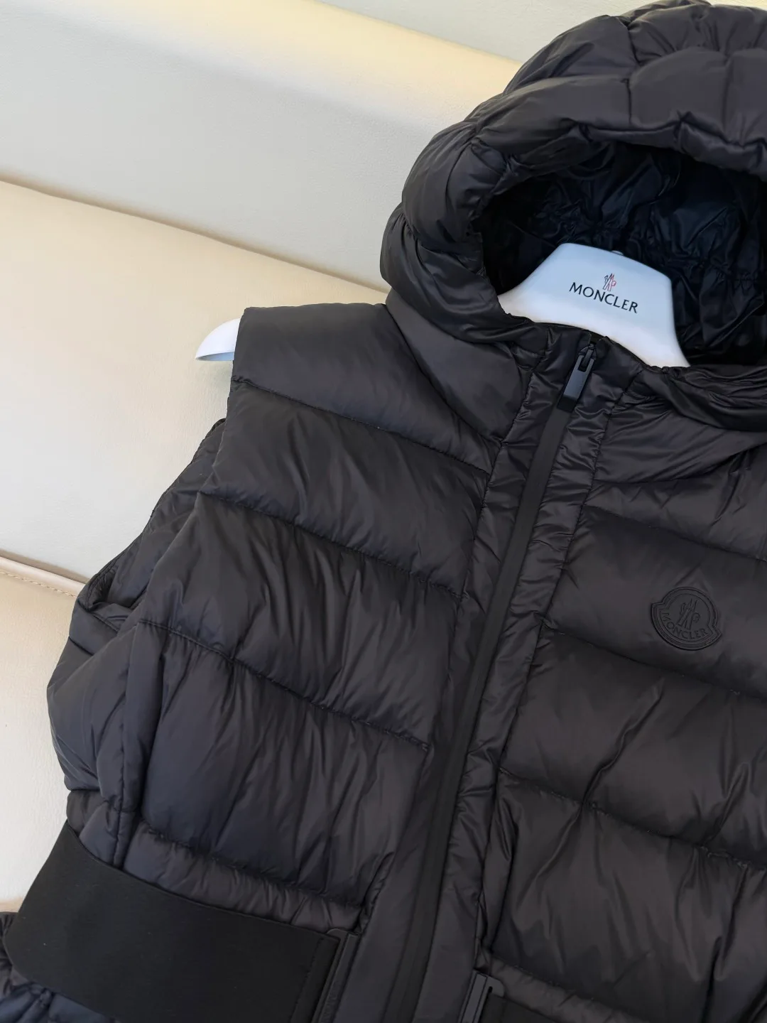 Жилеты Женские Moncler 18629930
