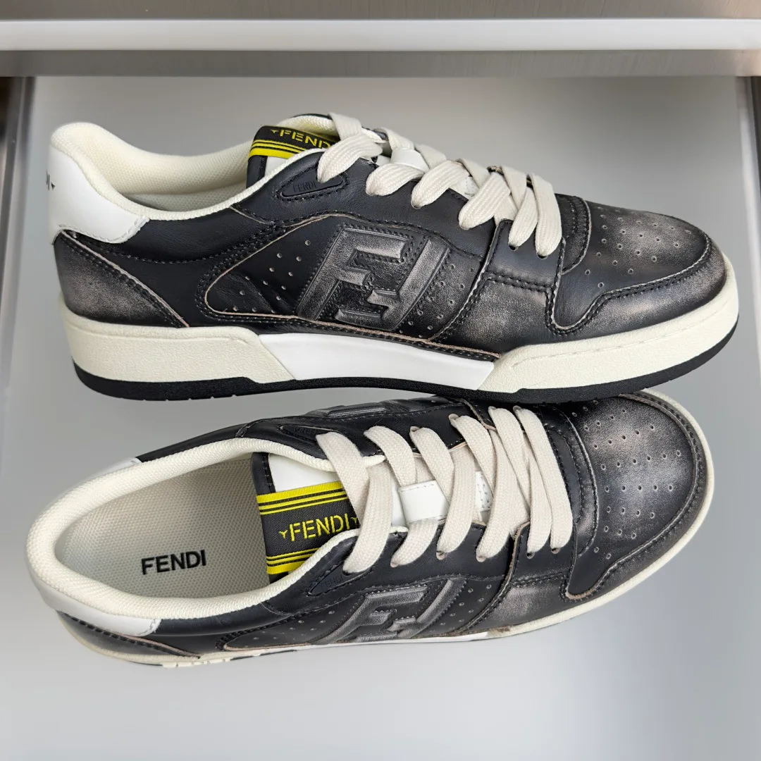 Кроссовки Женские Fendi 17729640