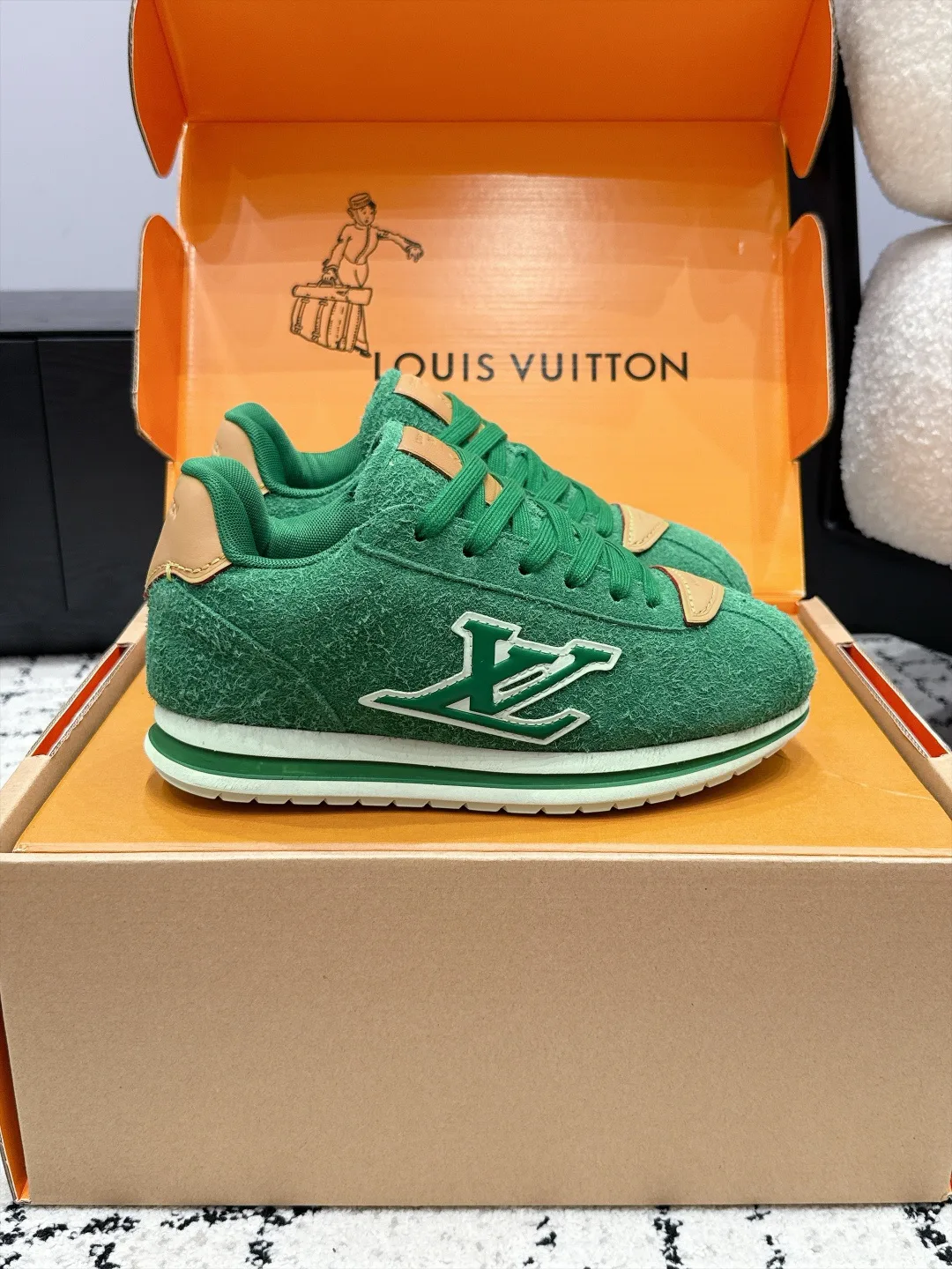 Кроссовки Женские Louis Vuitton 18406461