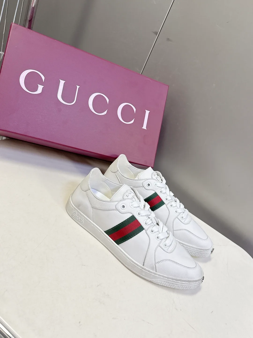 Кроссовки Женские Gucci 13095029
