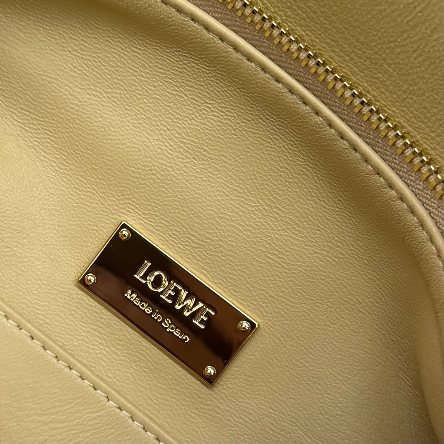 Классические Сумки Женские Loewe 17270386