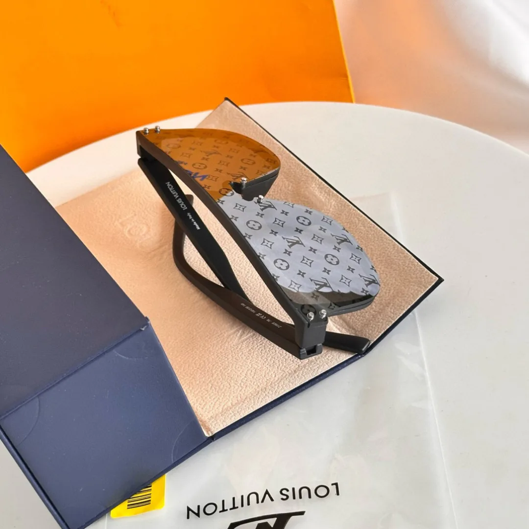 Очки Louis Vuitton 17350193