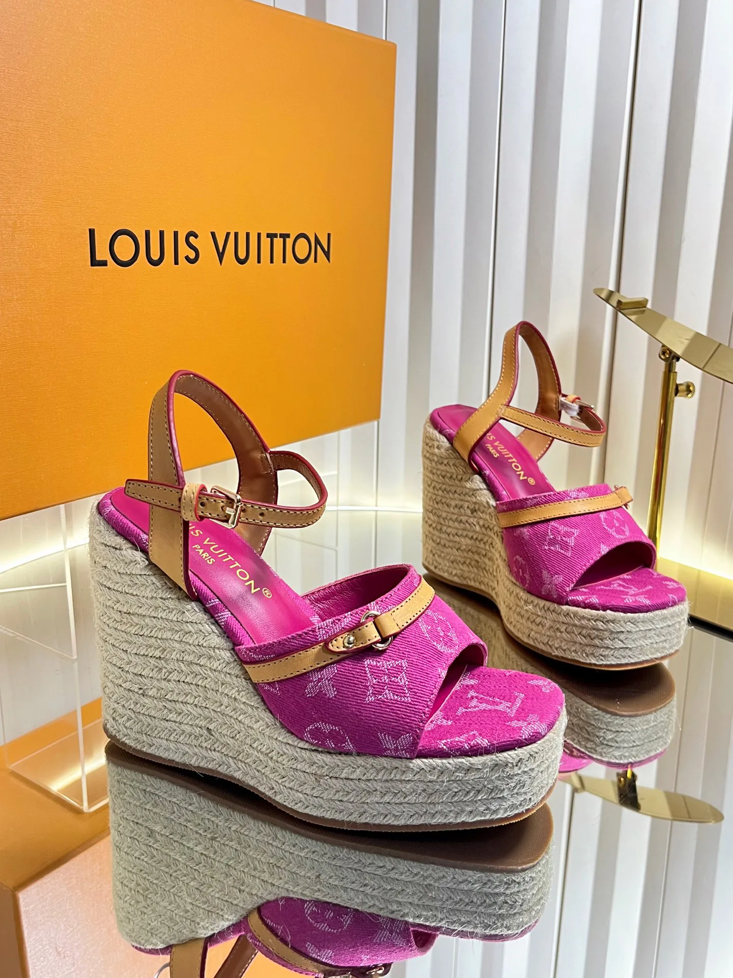 Босоножки Женские Louis Vuitton 11886759