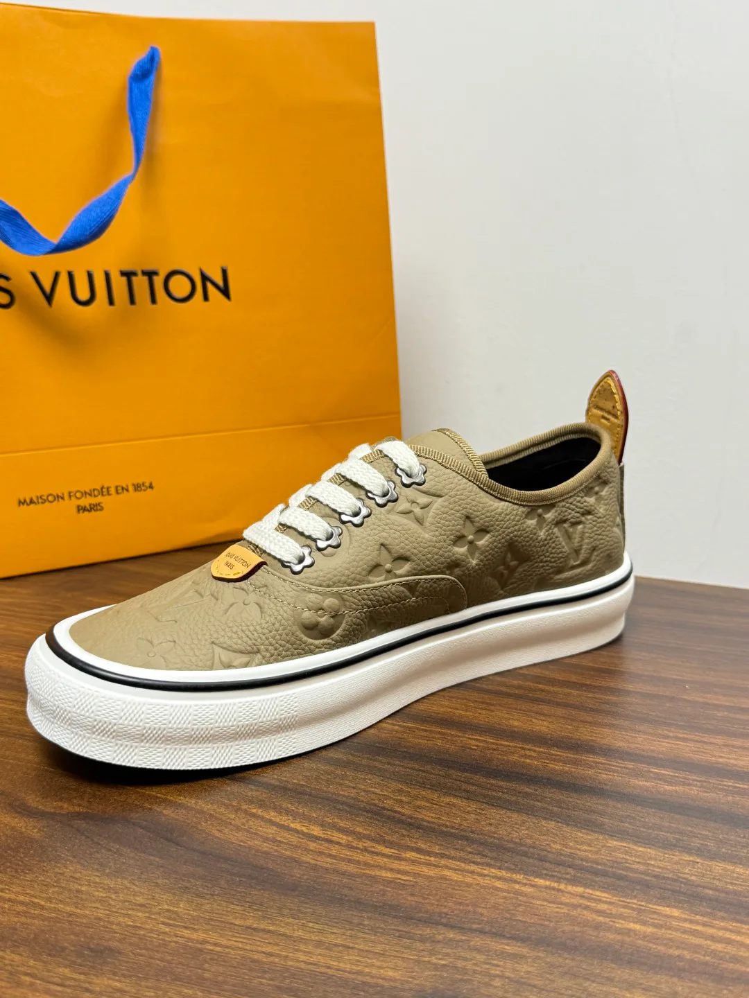 Кроссовки Мужские Louis Vuitton 19716465
