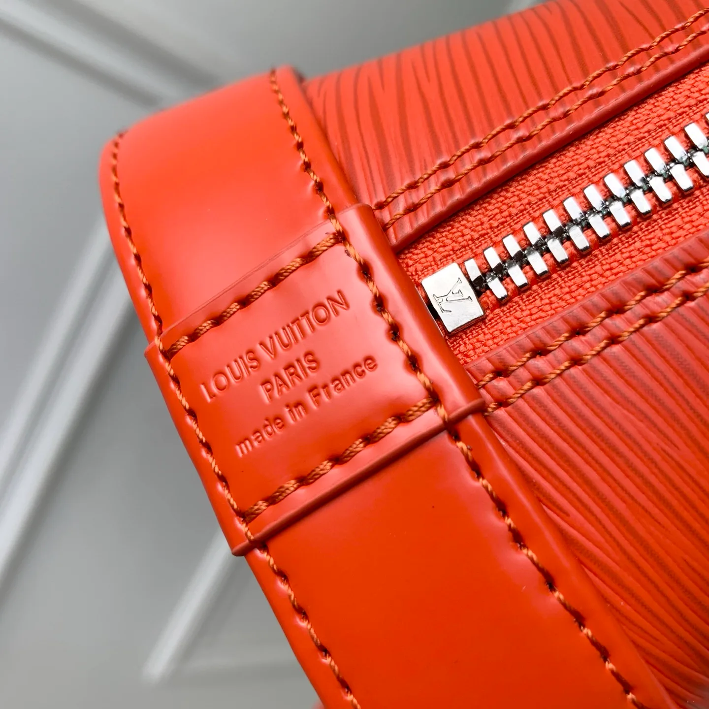 Классические Сумки Женские Louis Vuitton 18147538