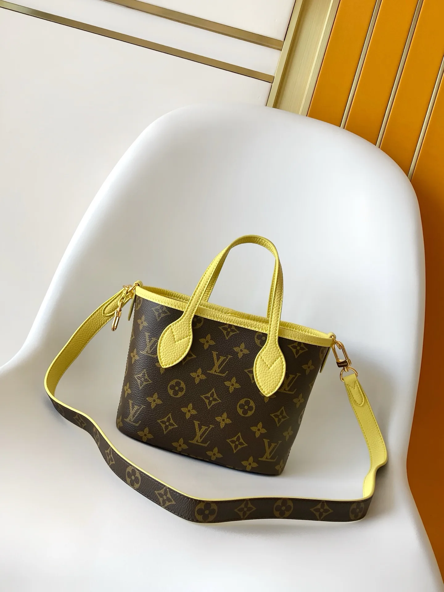 Классические Сумки Женские Louis Vuitton 17483326