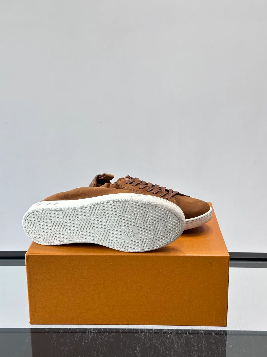 Кроссовки Мужские Louis Vuitton 18263698