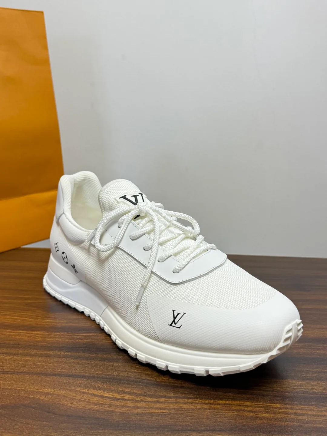 Кроссовки Мужские Louis Vuitton 19736034