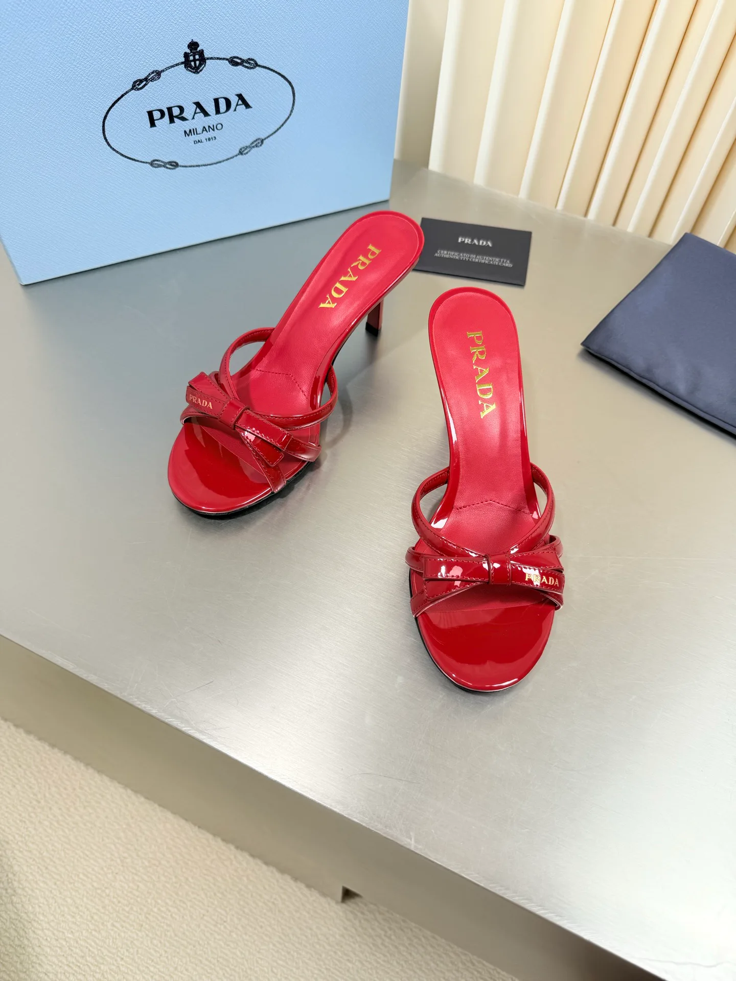 Босоножки Женские Prada 18083097