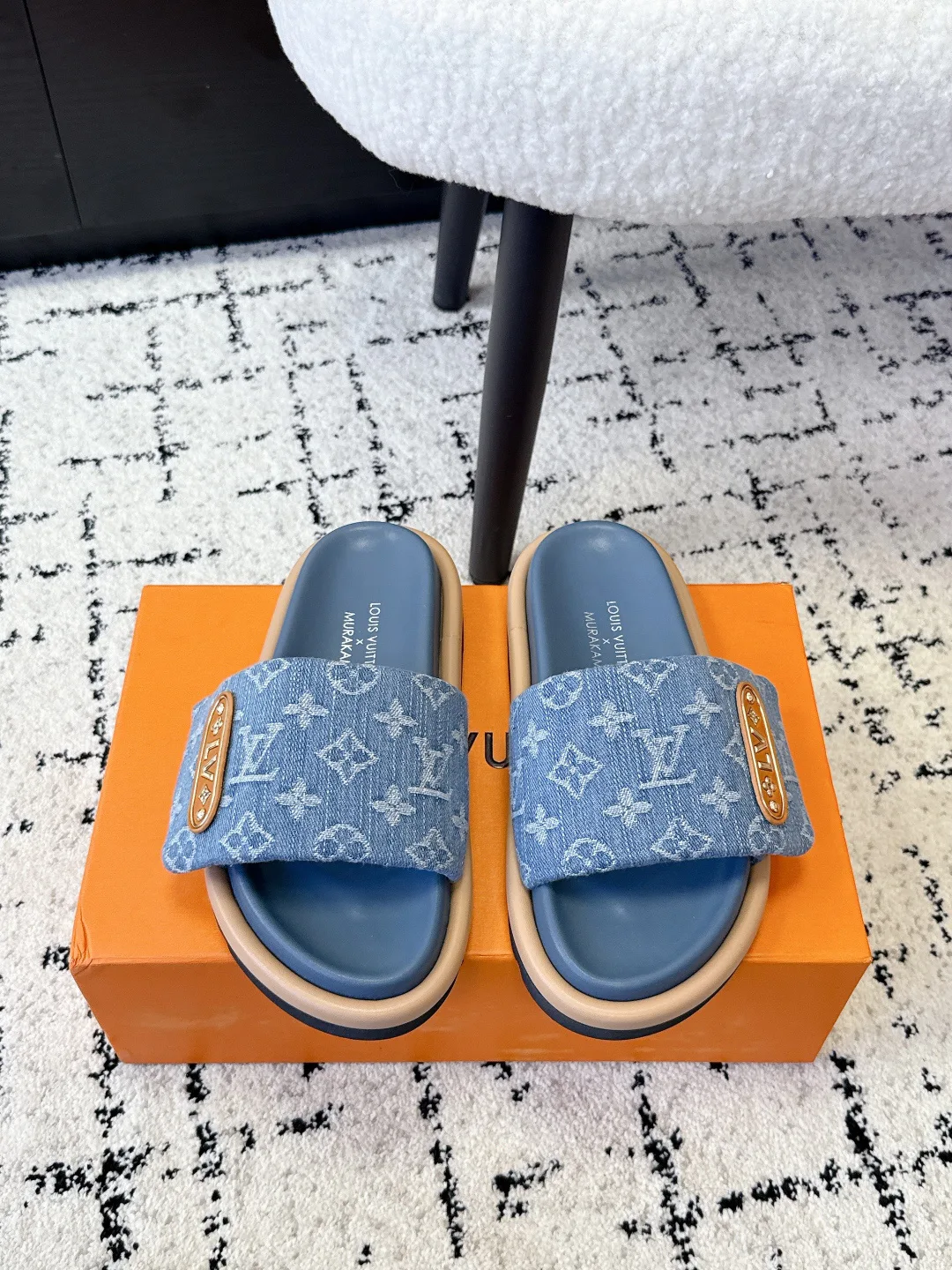 Шлепанцы Женские Louis Vuitton 1752814