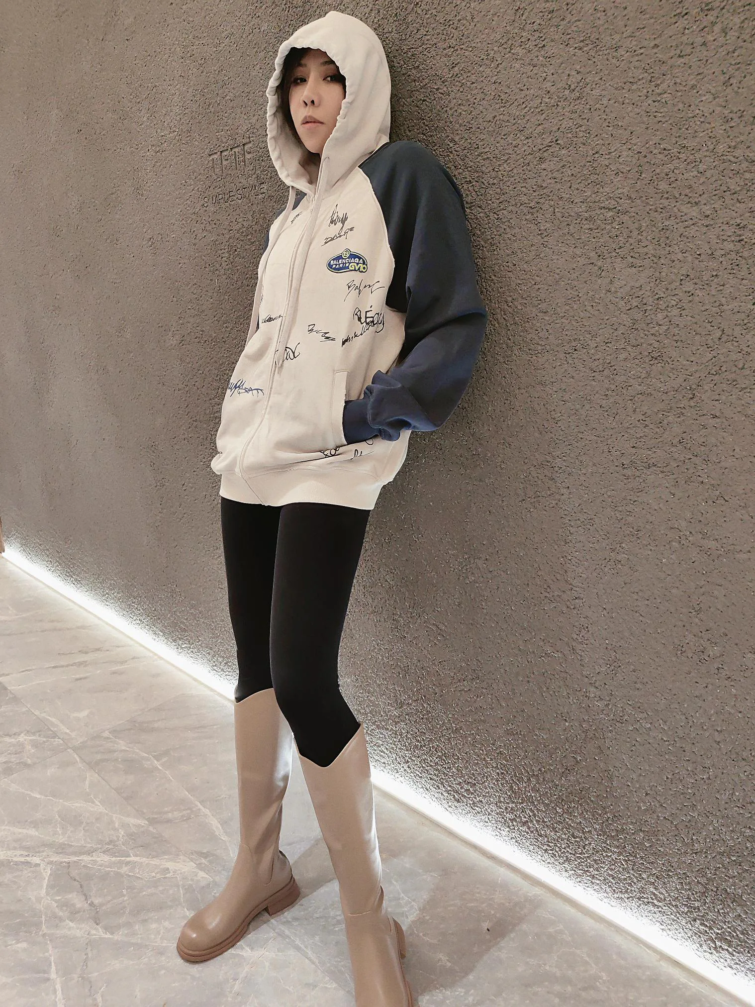 Свитшоты И Худи Женские Balenciaga 687194