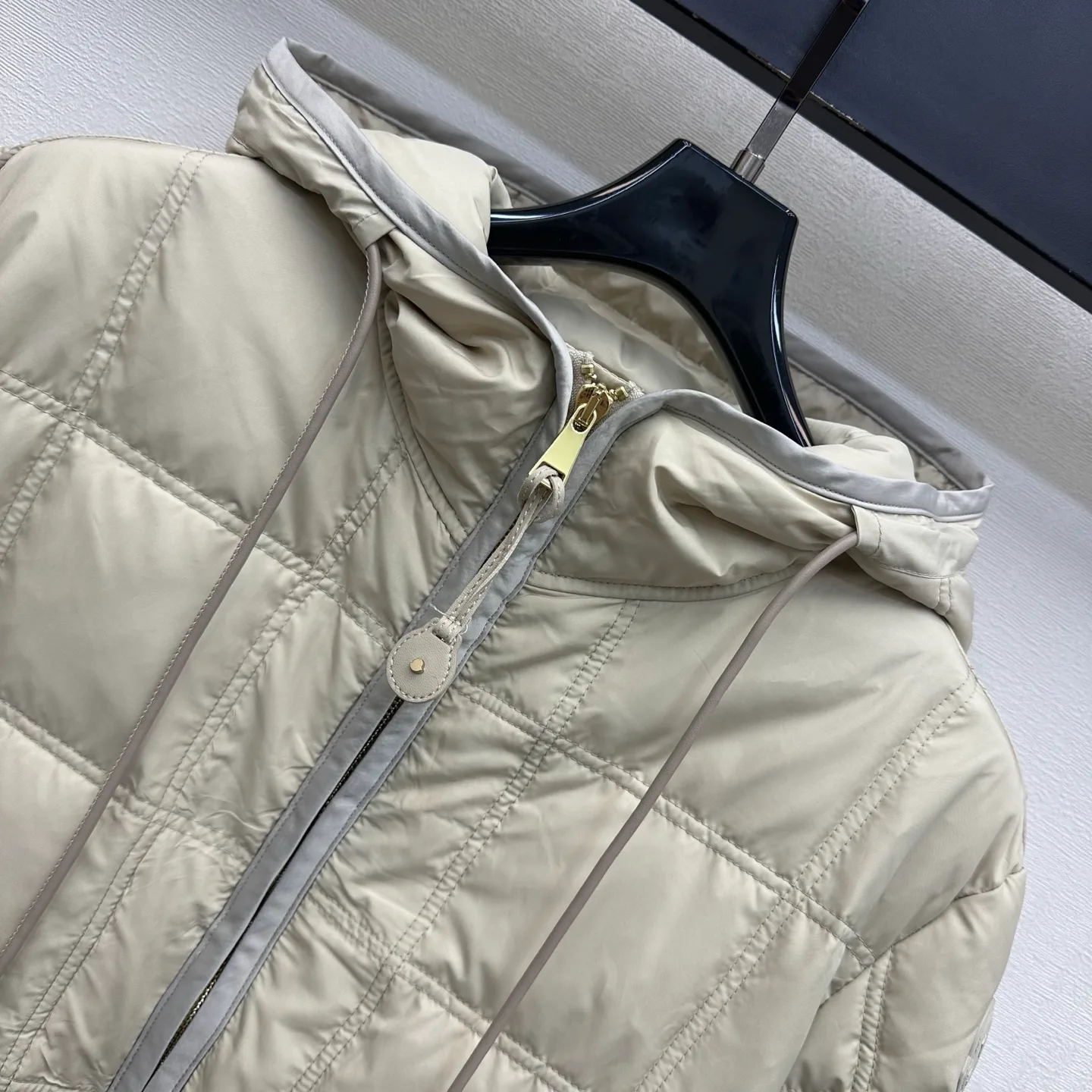 Куртки И Пуховики Женские Moncler 18555768