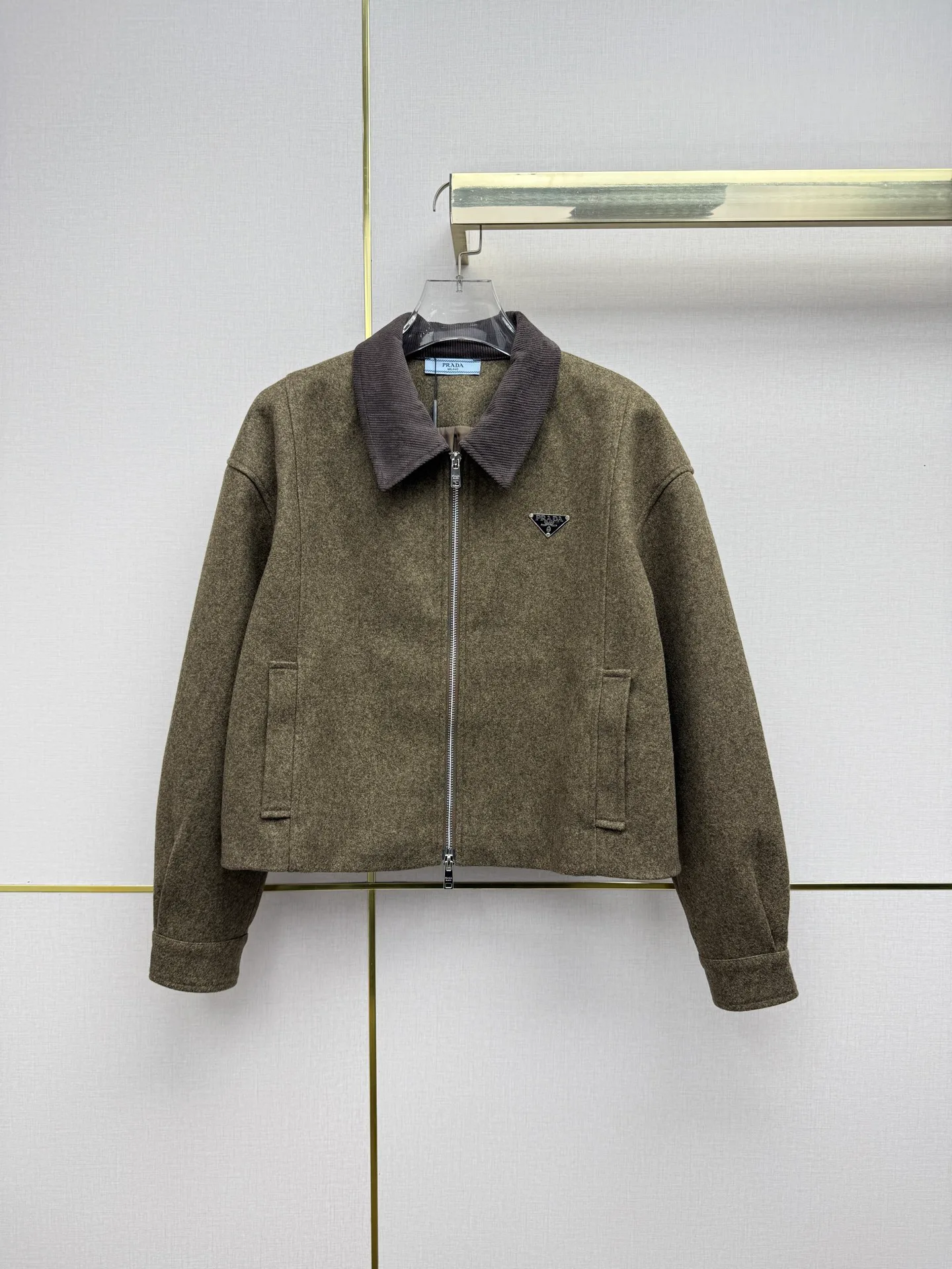 Куртки И Пуховики Женские Prada 18348134