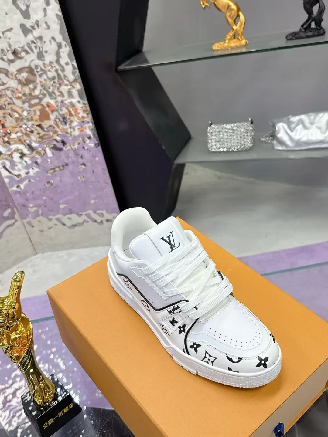 Кроссовки Женские Louis Vuitton 1894730