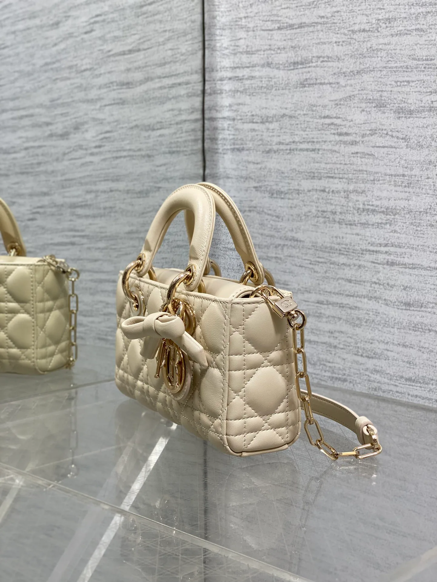 Классические Сумки Женские Christian Dior 11685172