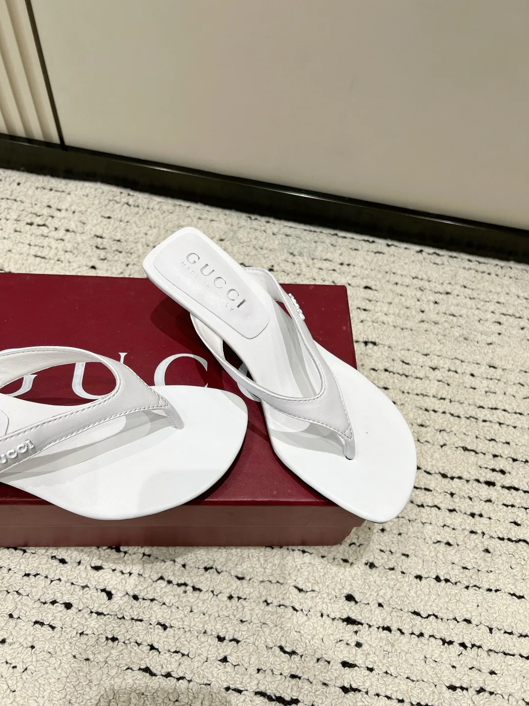 Шлепанцы Женские Gucci 17637844
