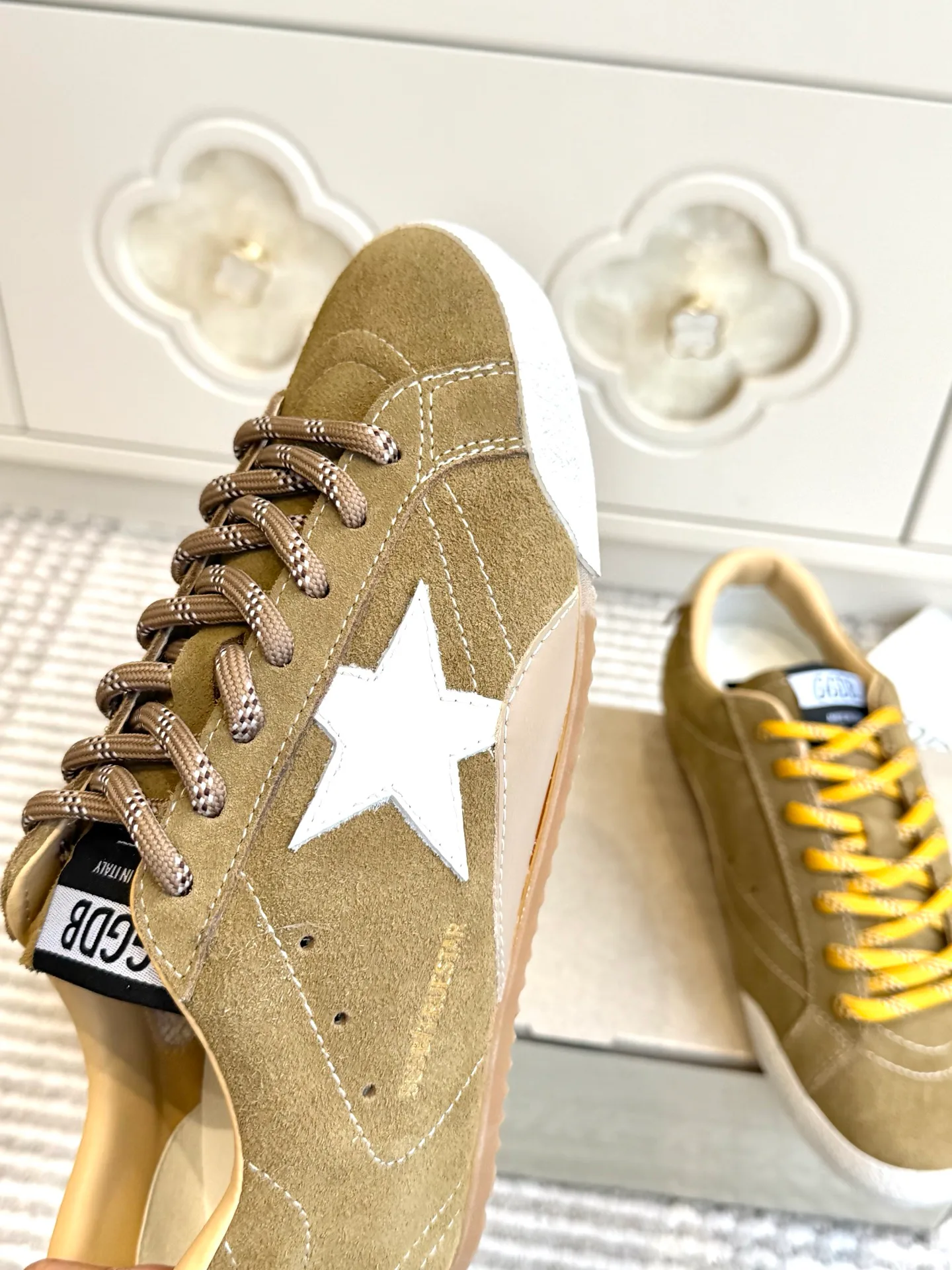 Кроссовки Женские Golden Goose 18360512