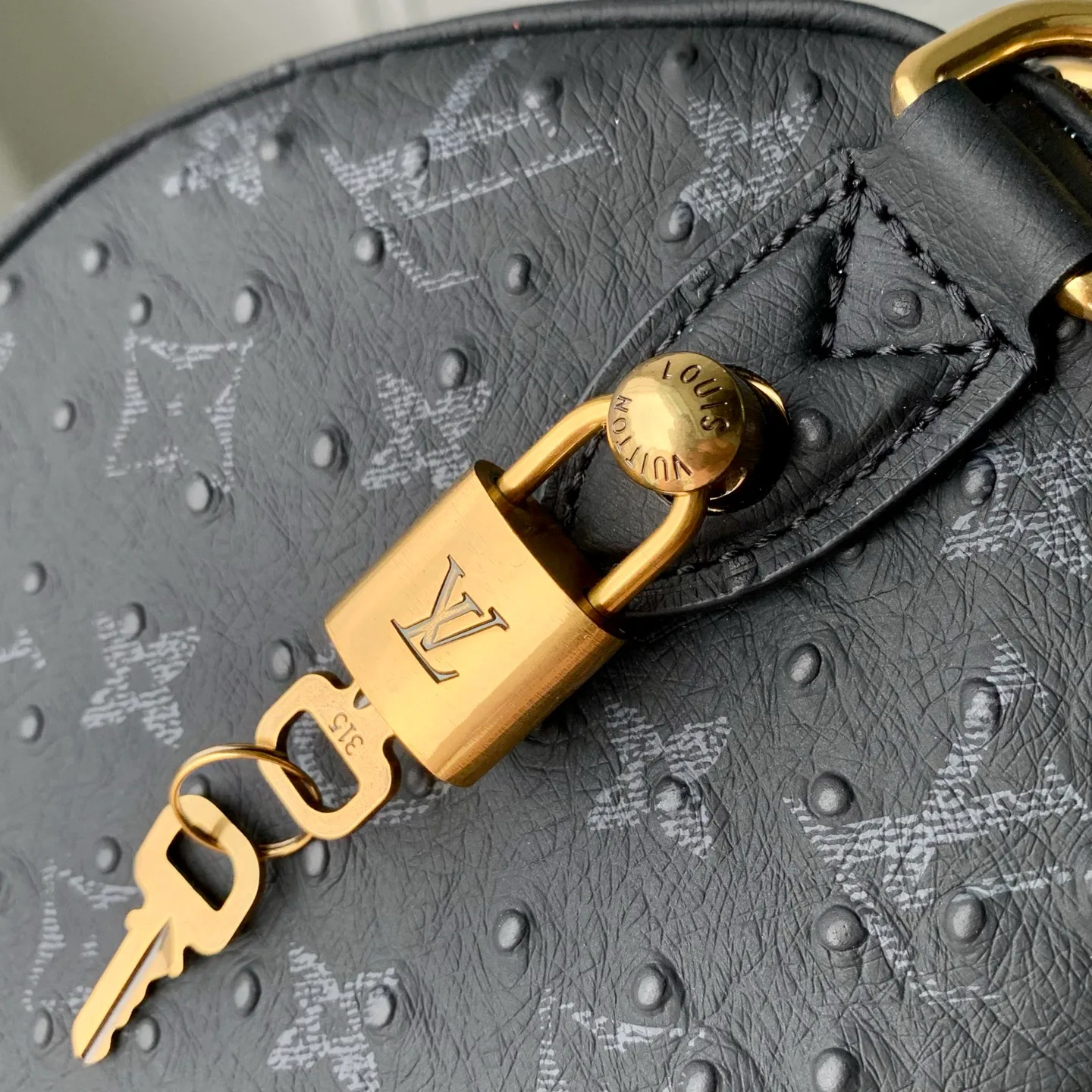Классические Сумки Женские Louis Vuitton 18147440