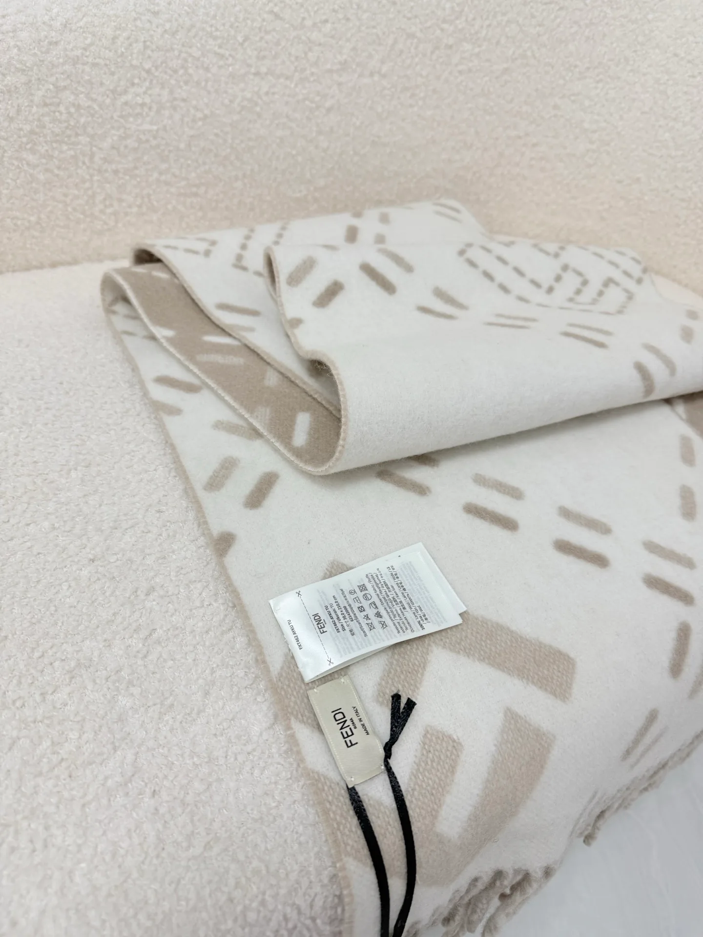 Шарфы Fendi 18003368