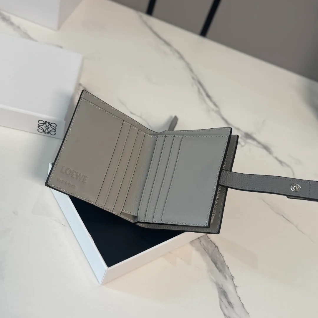 Клатчи Женские Loewe 17502814