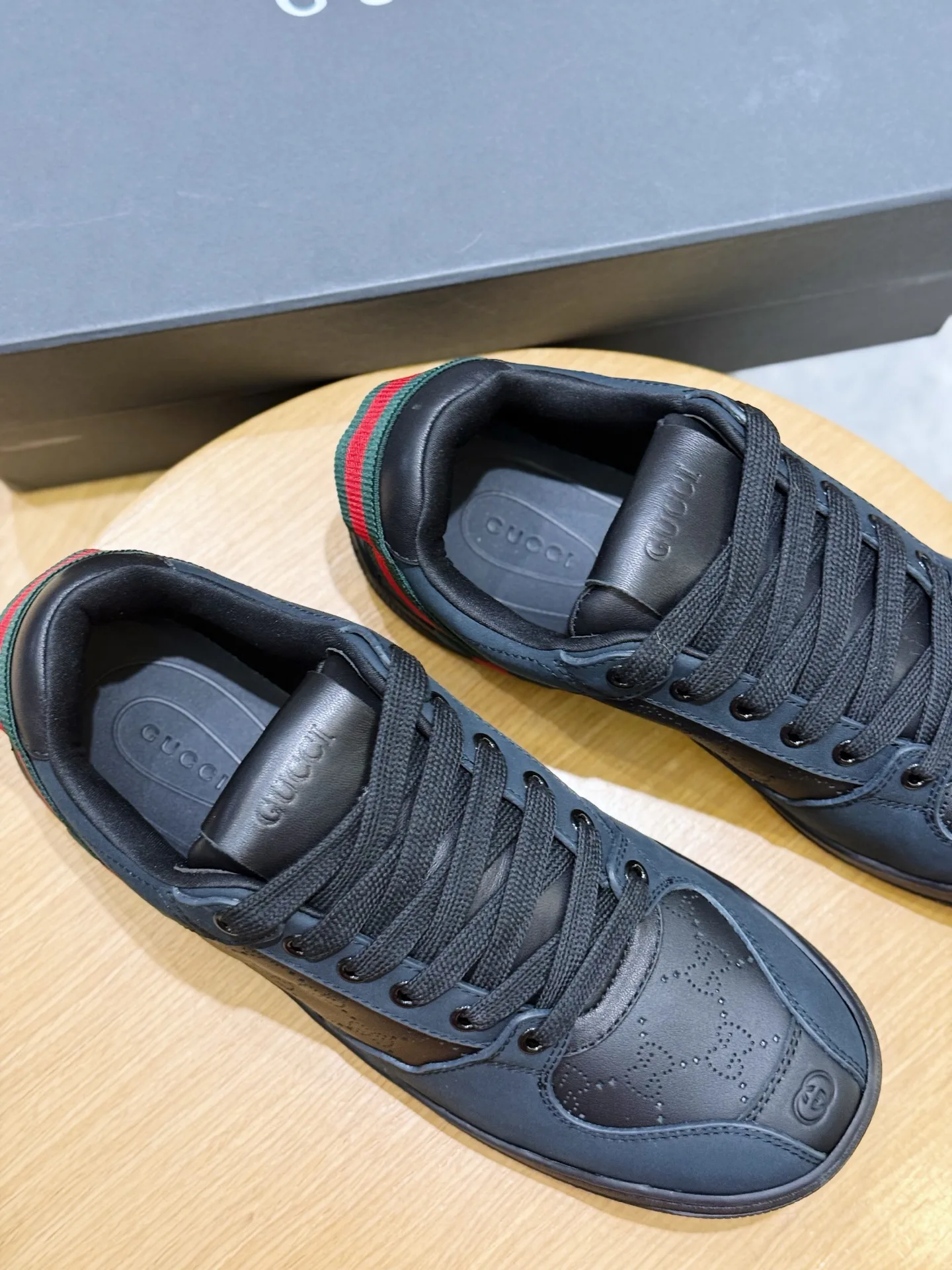 Кроссовки Мужские Gucci 19000072