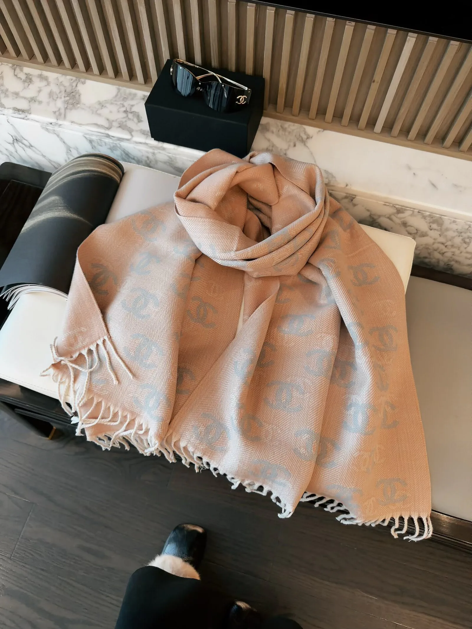 Шарфы Chanel 18322542