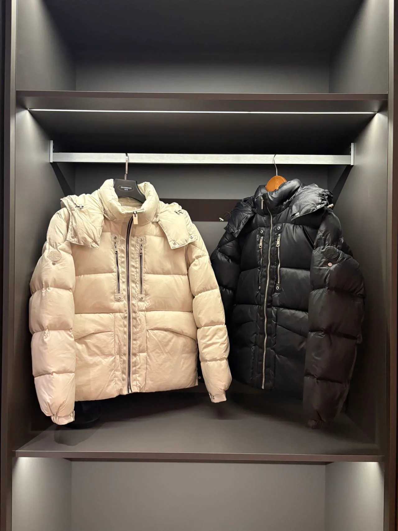 Куртки И Пуховики Женские Moncler 18599947