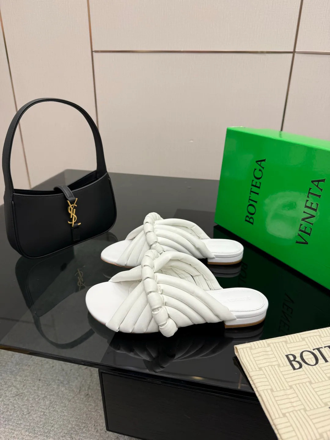 Шлепанцы Женские Bottega Veneta 9632686