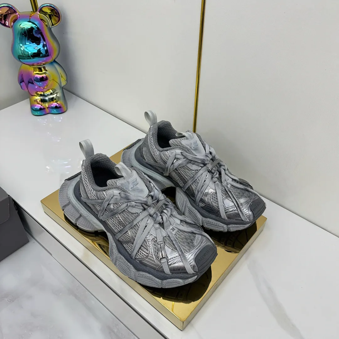 Кроссовки Женские Balenciaga 11165633