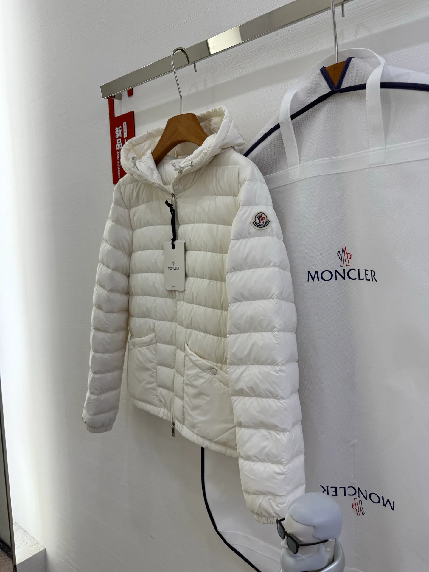 Куртки И Пуховики Женские Moncler 18043436