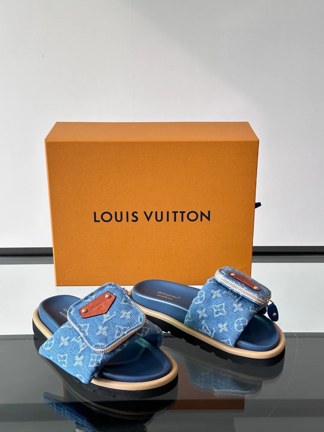 Шлепанцы Женские Louis Vuitton 20481