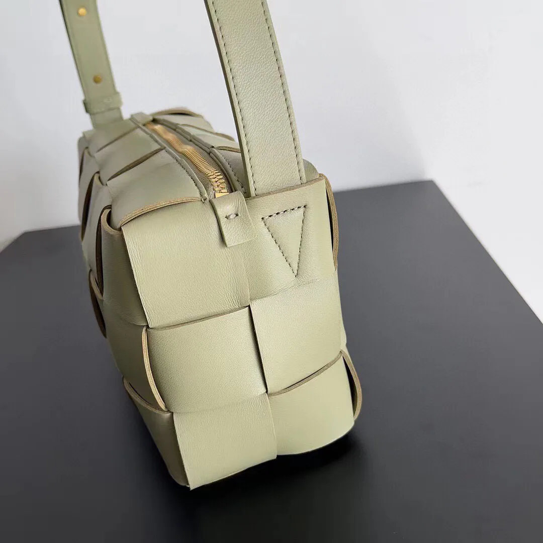 Сумки На Ремне Женские Bottega Veneta 11922462