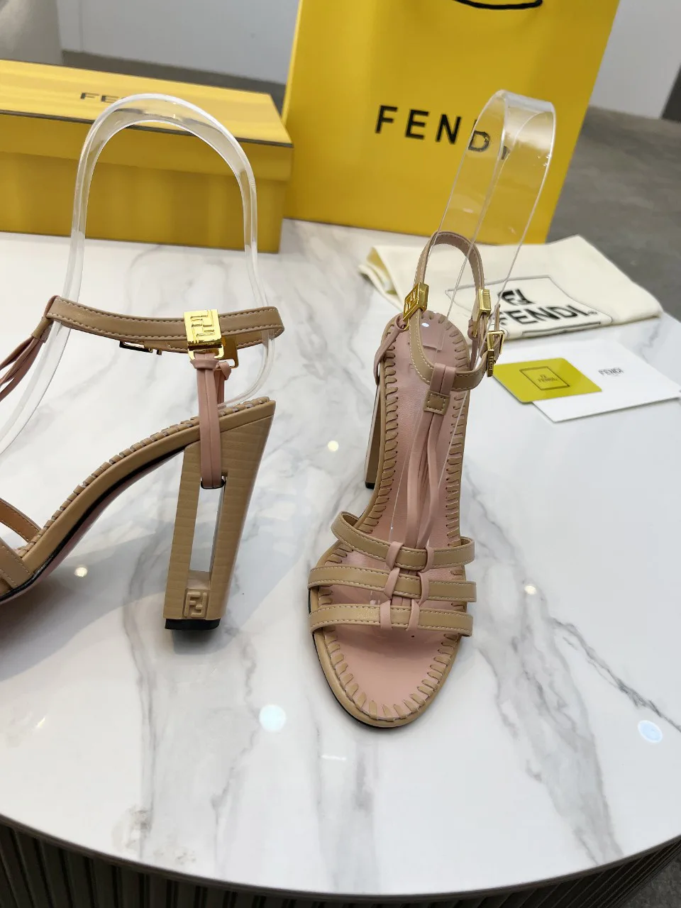 Босоножки Женские Fendi 31873