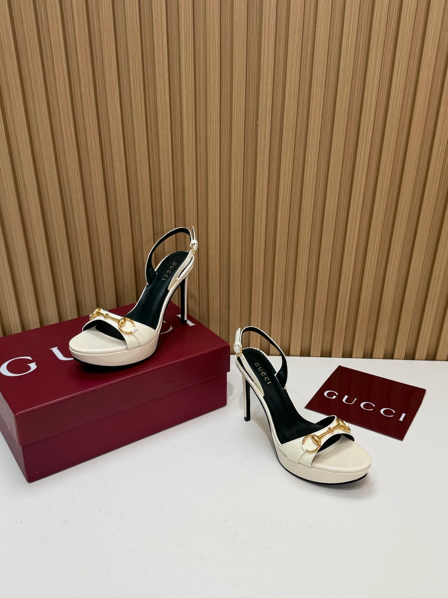 Босоножки Женские Gucci 18396263