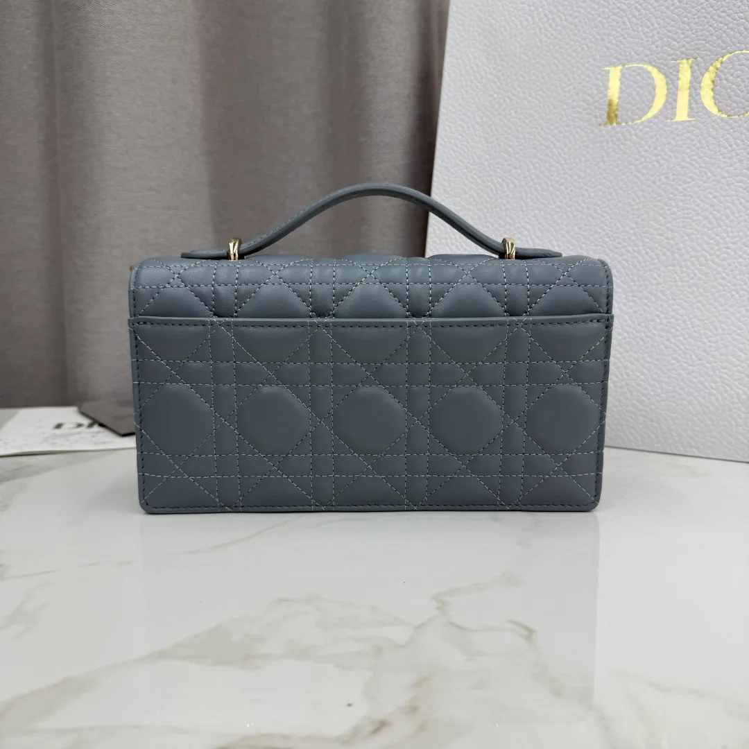 Классические Сумки Женские Christian Dior 12594773