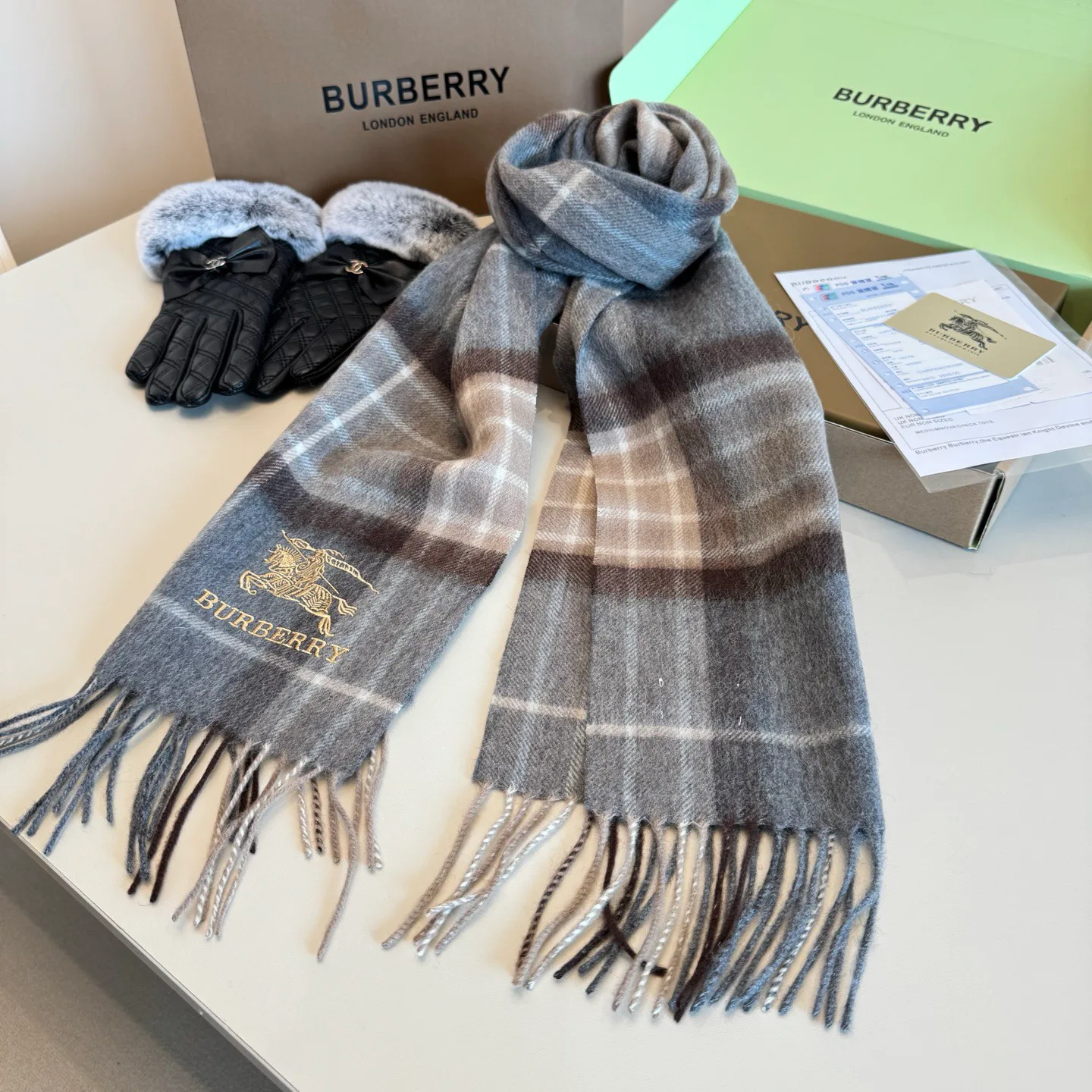 Шарфы Burberry 702869