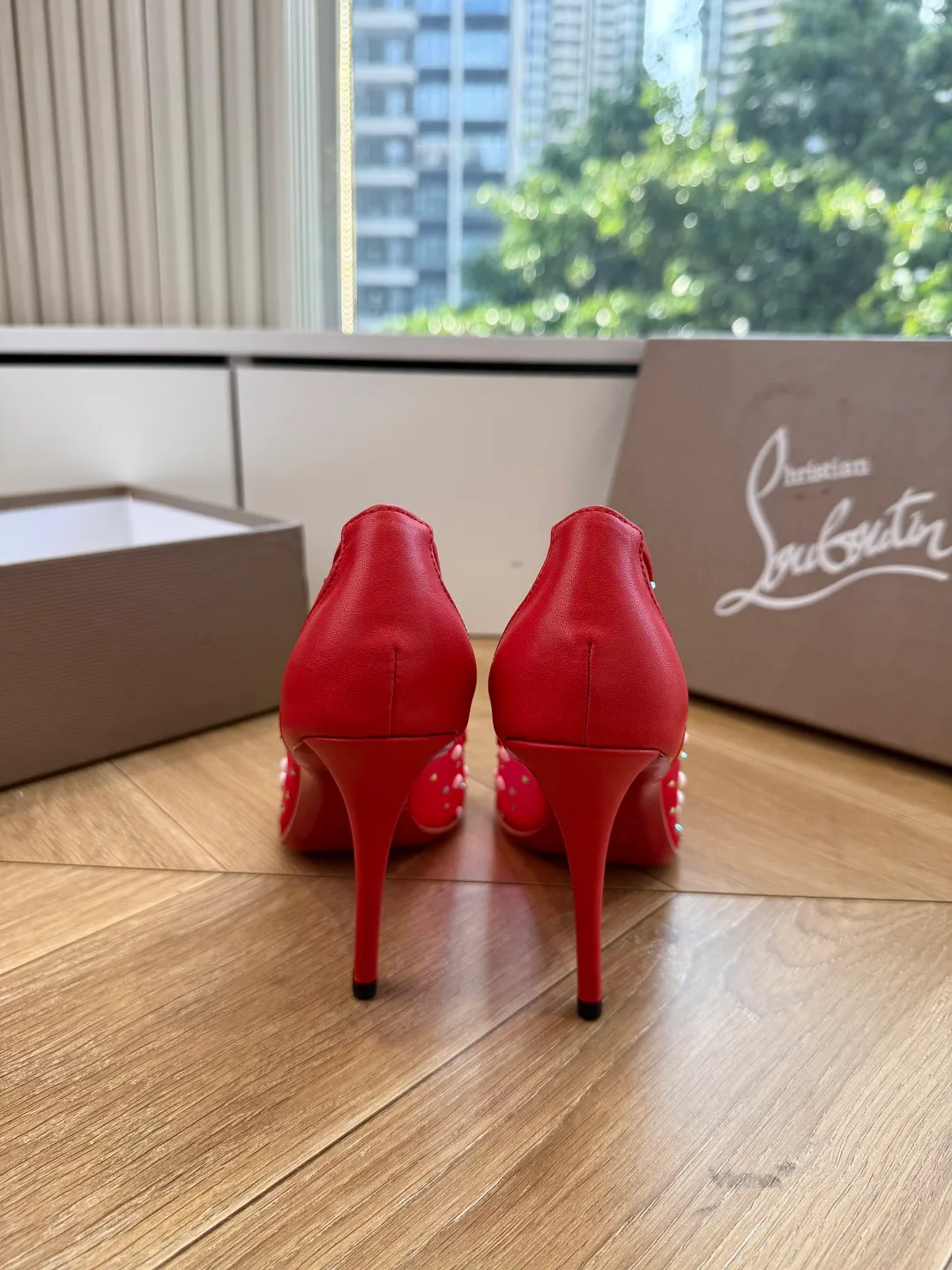 Туфли Женские Christian Louboutin 17480776