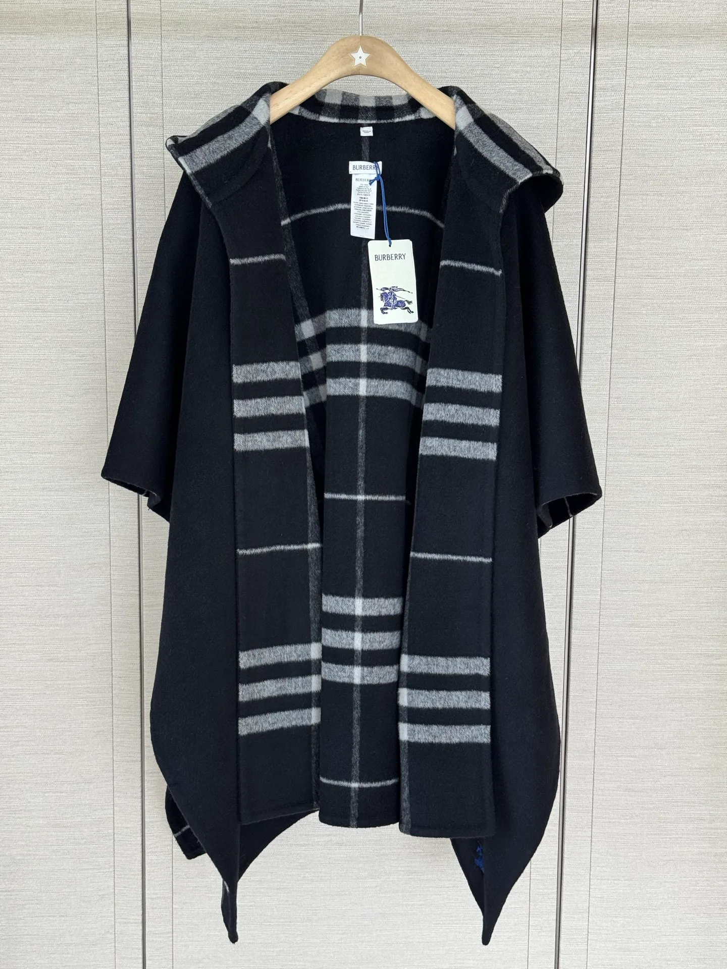 Пальто Женские Burberry 19175040