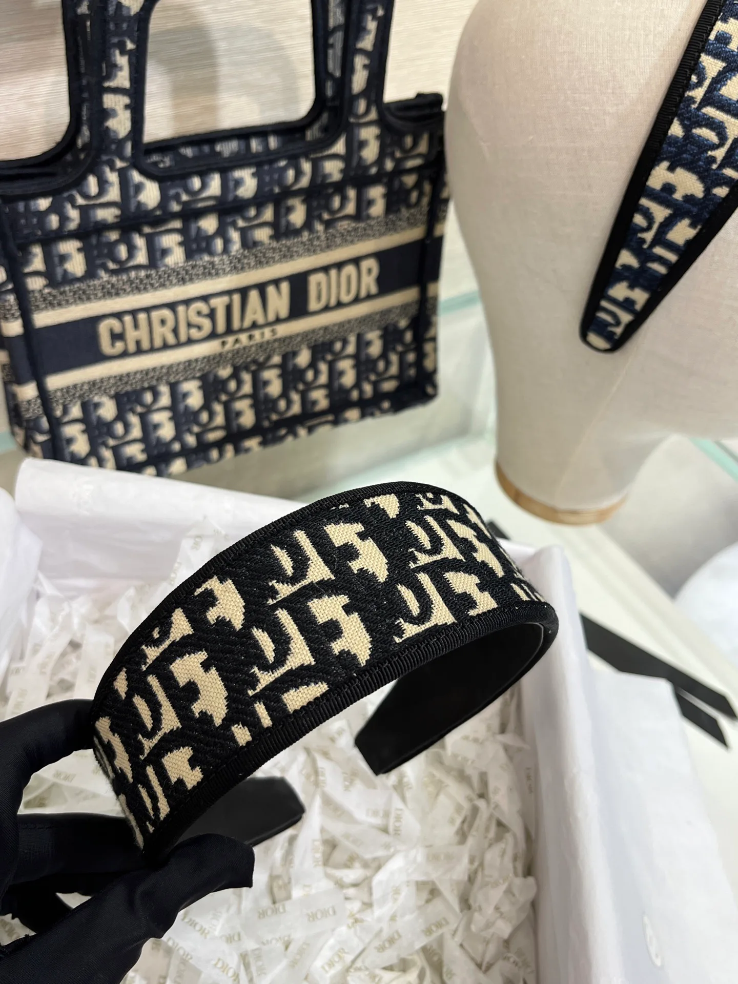 Головные Уборы Christian Dior 11693557