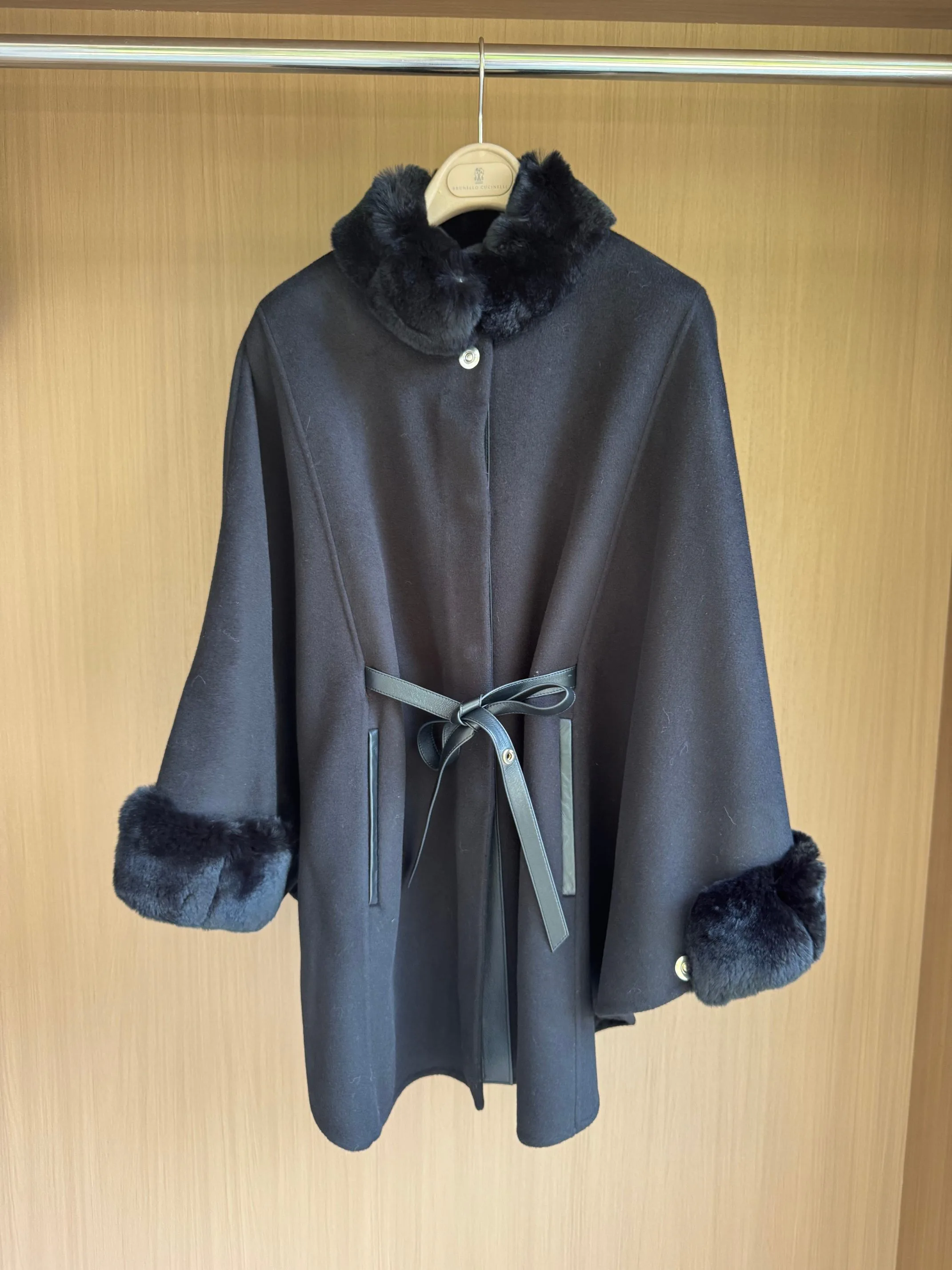 Пальто Женские Loro Piana 17958846