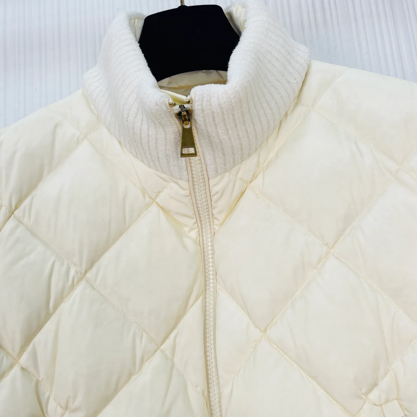 Куртки И Пуховики Женские Moncler 19111919