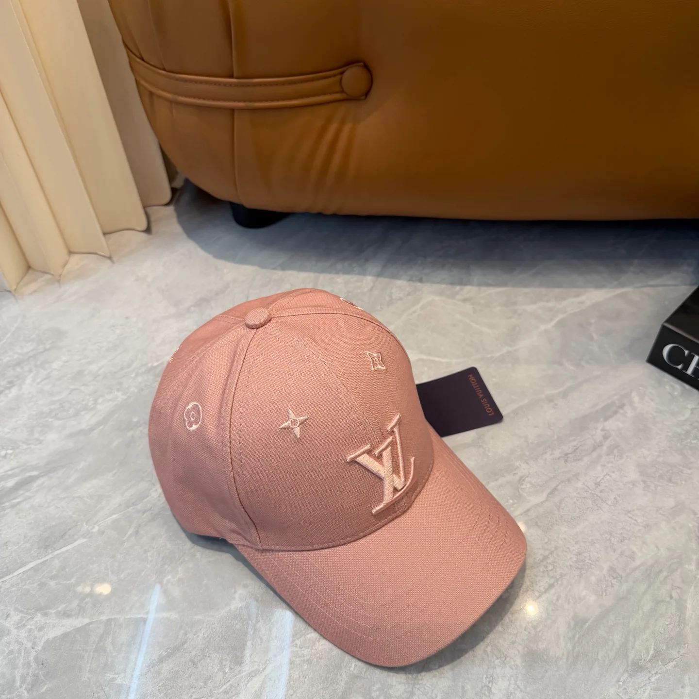 Головные Уборы Louis Vuitton 17467588