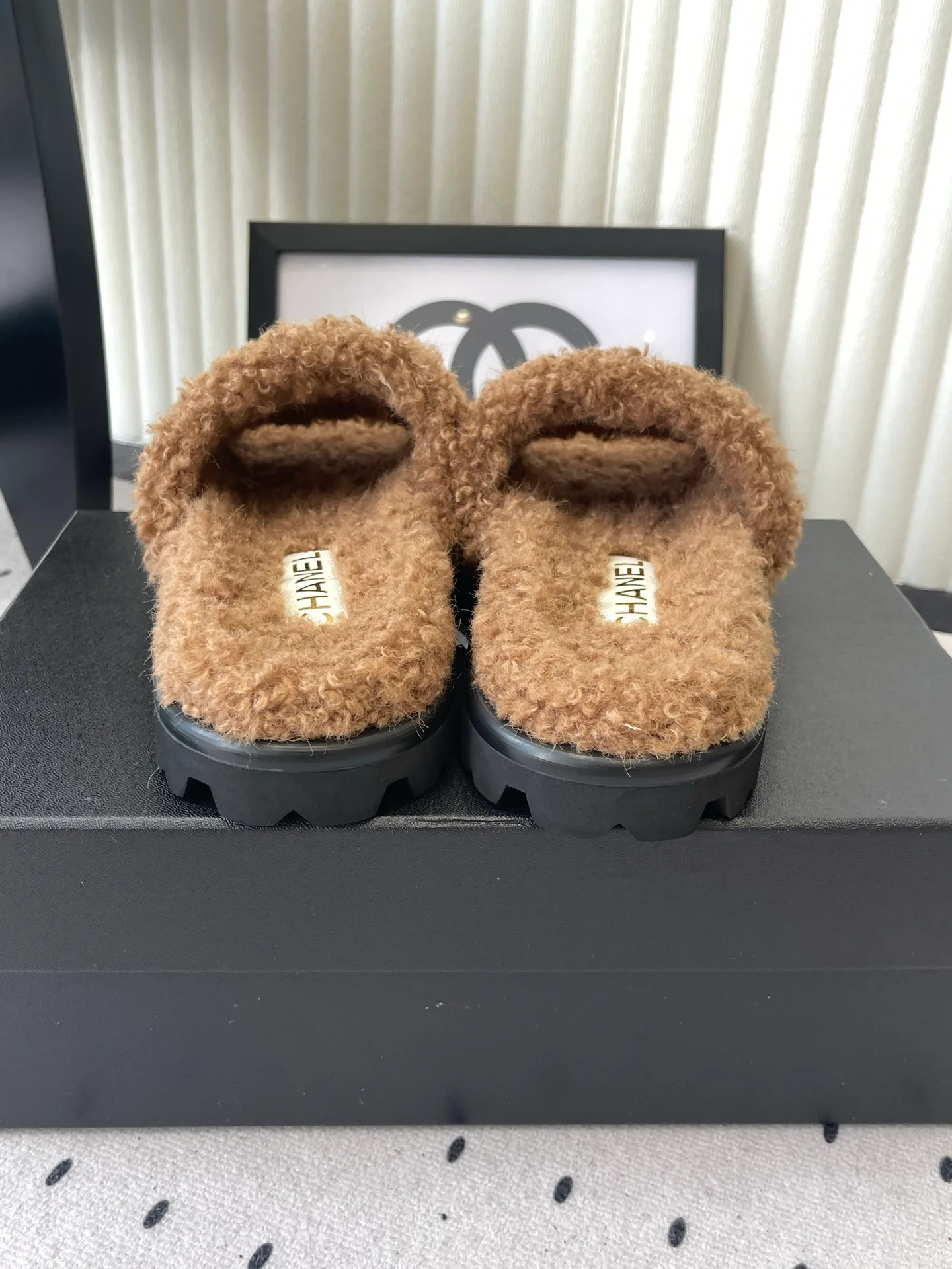 Тапочки Женские Chanel 19563732