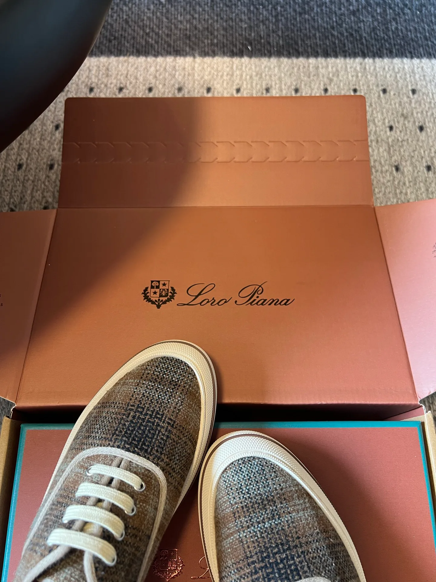 Кроссовки Женские Loro Piana 17942684