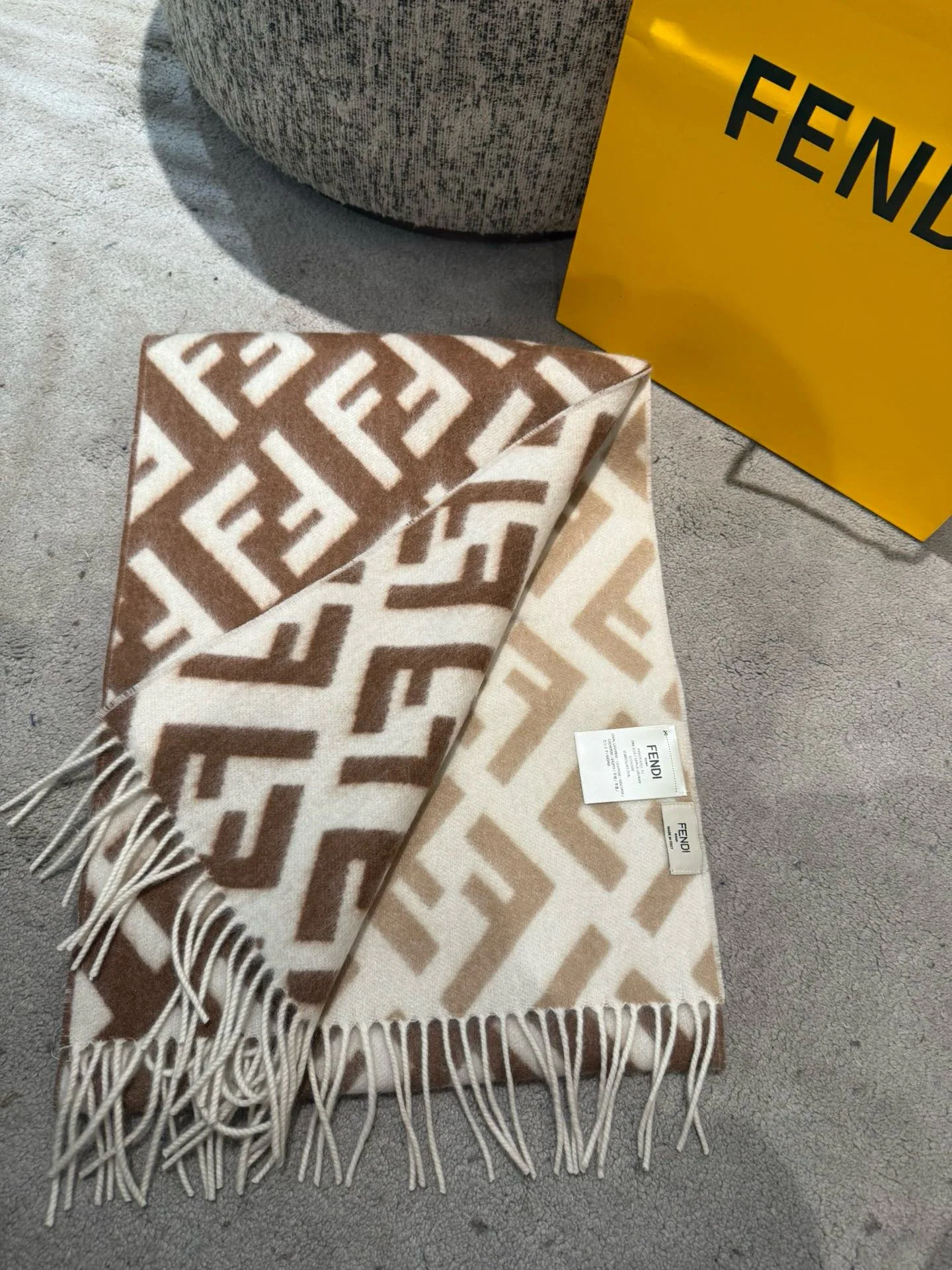 Шарфы Fendi 17448568