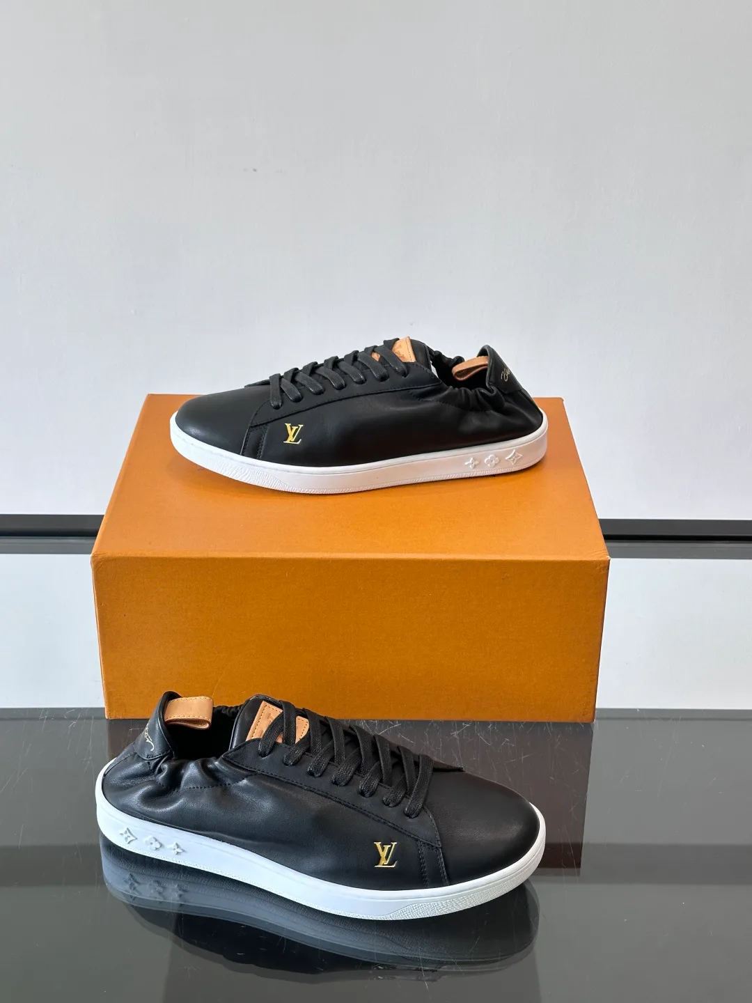 Кроссовки Мужские Louis Vuitton 18263692