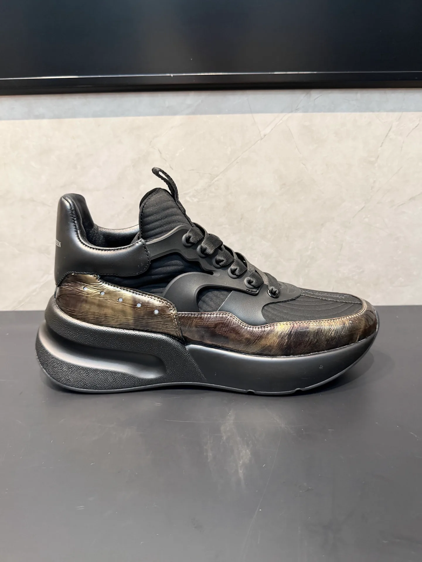 Кроссовки Женские Alexander Mcqueen 18363812