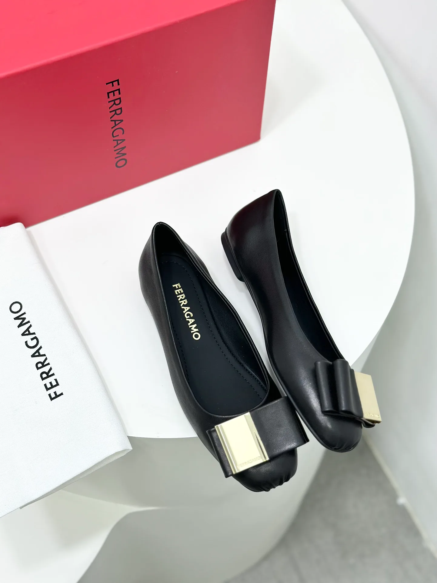 Балетки Женские Salvatore Ferragamo 18531859