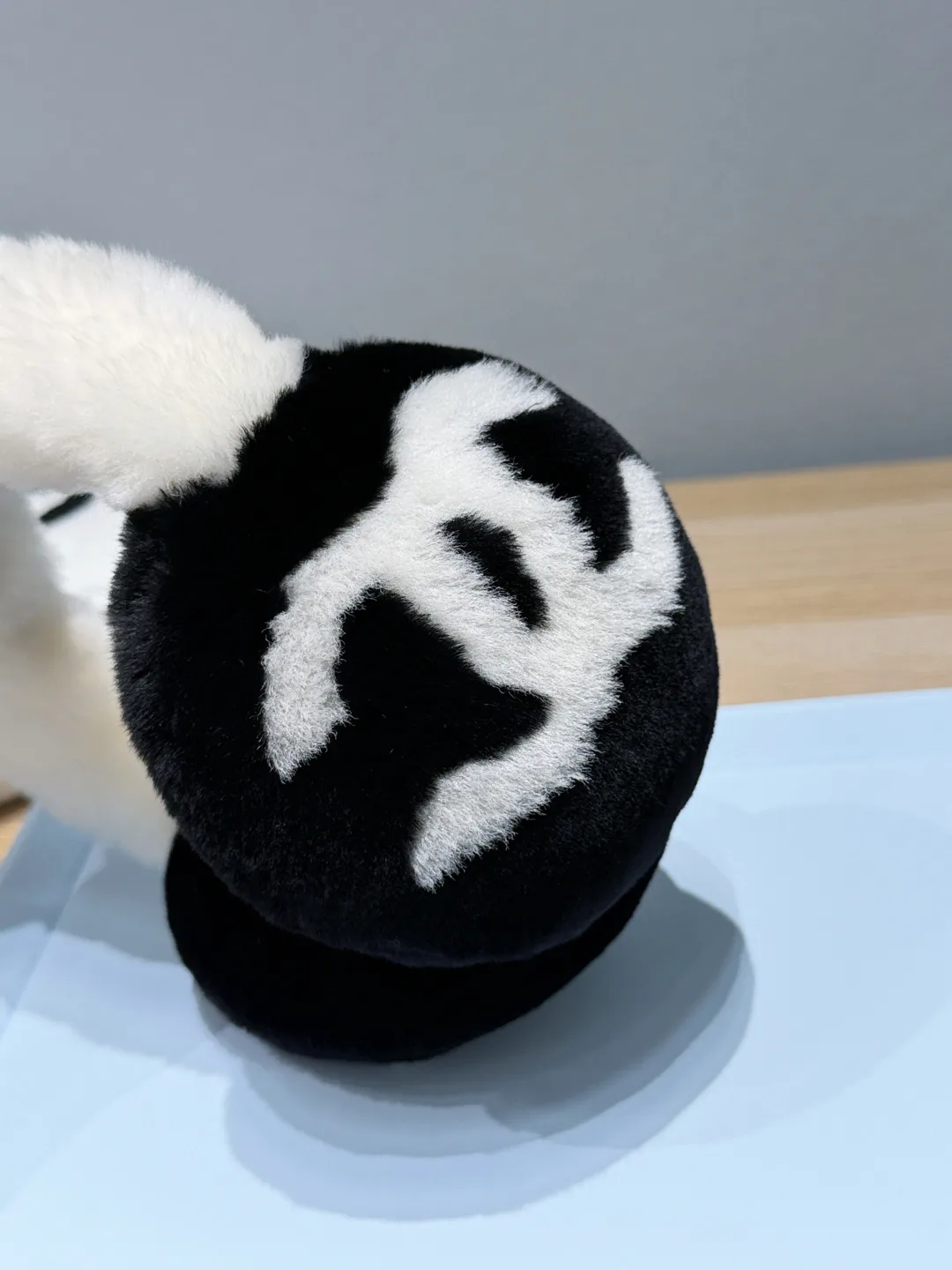 Головные Уборы Chanel 18617819